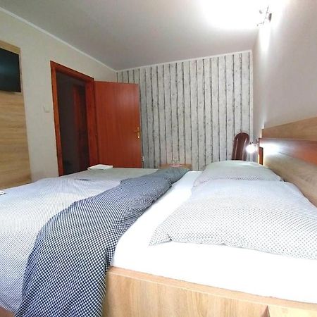 Pod Hradom Restaurant & Pension Topoľčany 외부 사진