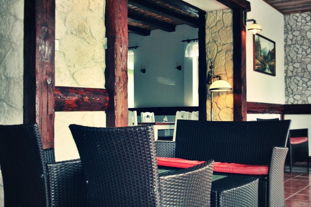 Pod Hradom Restaurant & Pension Topoľčany 외부 사진