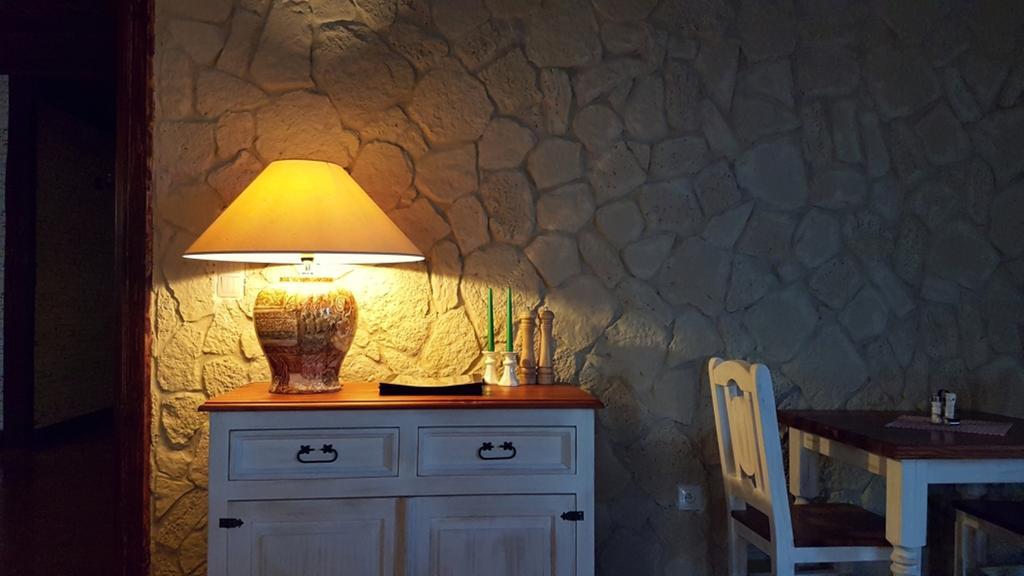 Pod Hradom Restaurant & Pension Topoľčany 외부 사진
