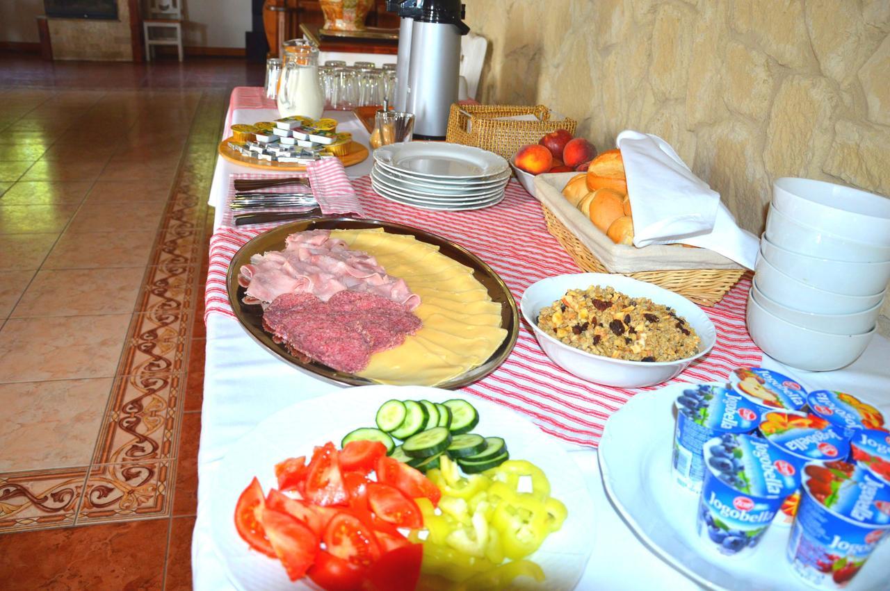 Pod Hradom Restaurant & Pension Topoľčany 외부 사진